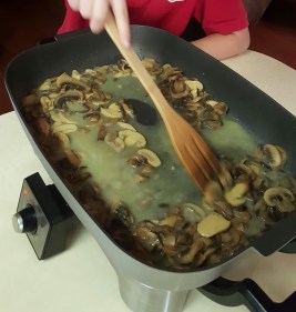 stirring salibury gravy